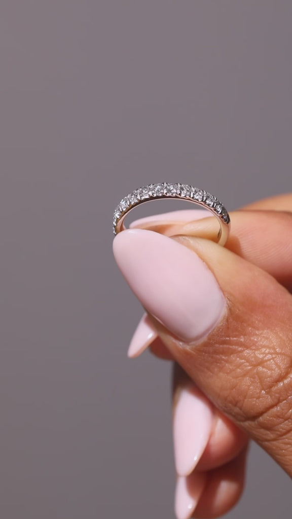 Fishtail wedding ring video on hand