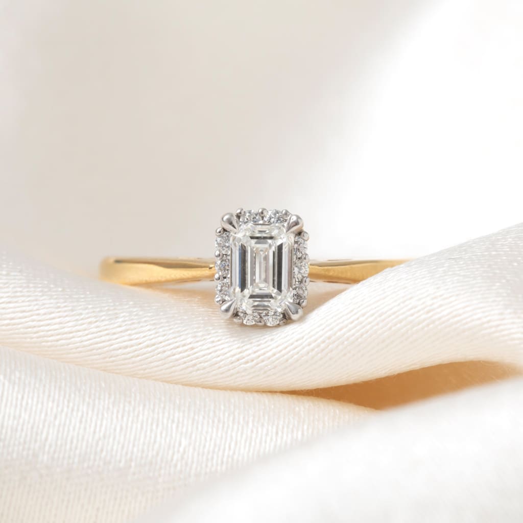 QUINCY 0.58ct | Emerald Cut Halo Diamond Engagement Ring