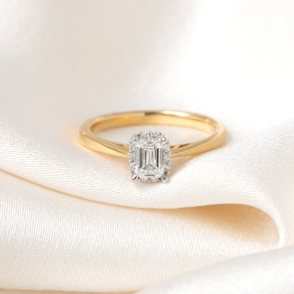 QUINCY 0.58ct | Emerald Cut Halo Diamond Engagement Ring