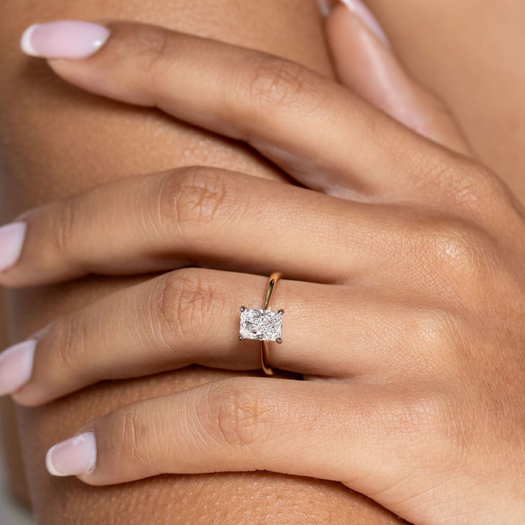 lab-grown diamond engagement ring