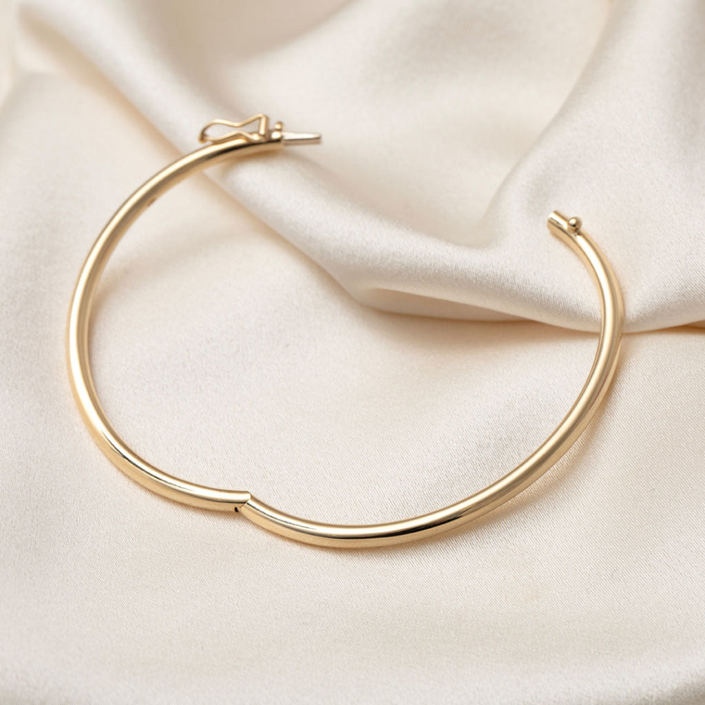 Reign Solid Bangle | 9ct Gold - Bracelet