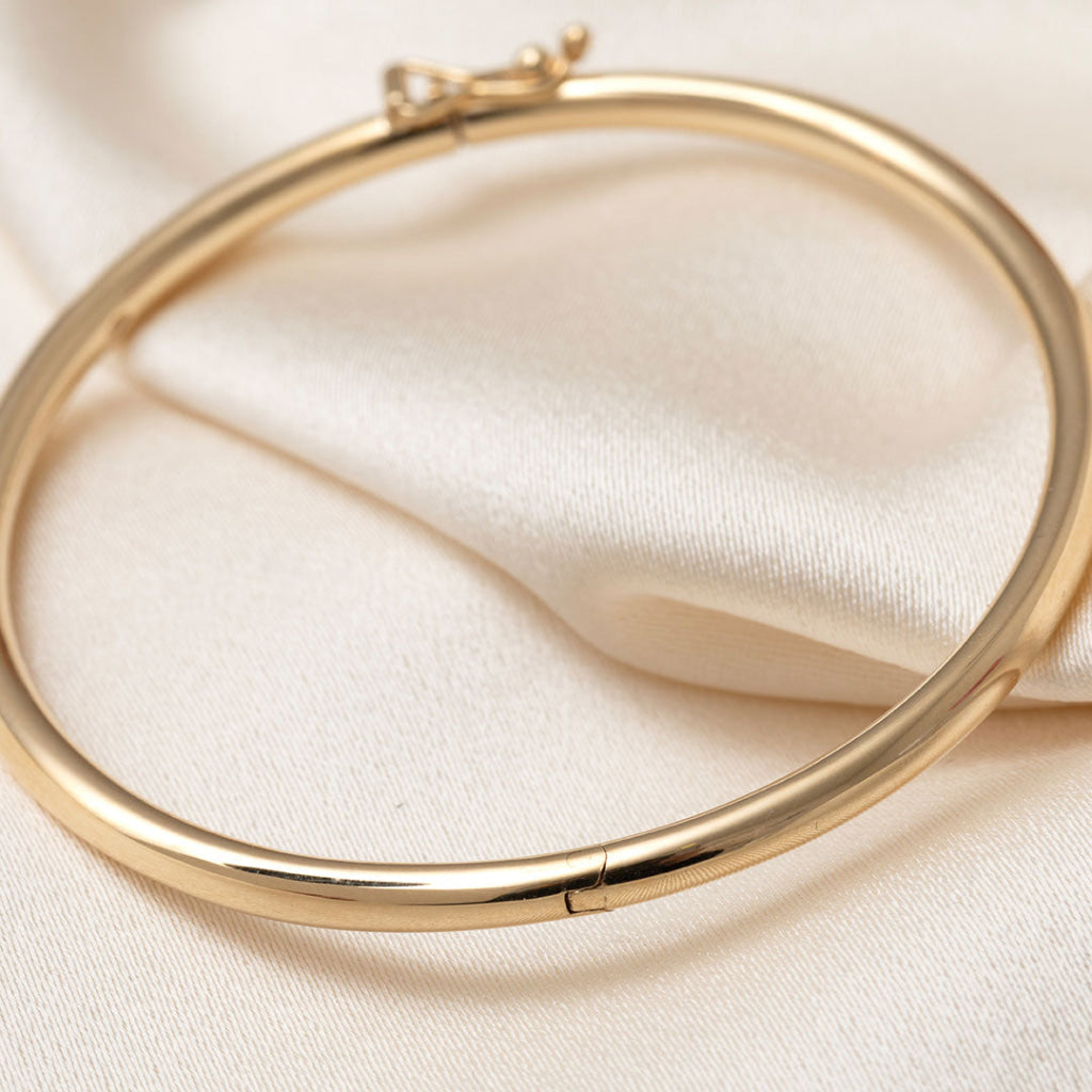 Reign Solid Bangle | 9ct Gold - Bracelet