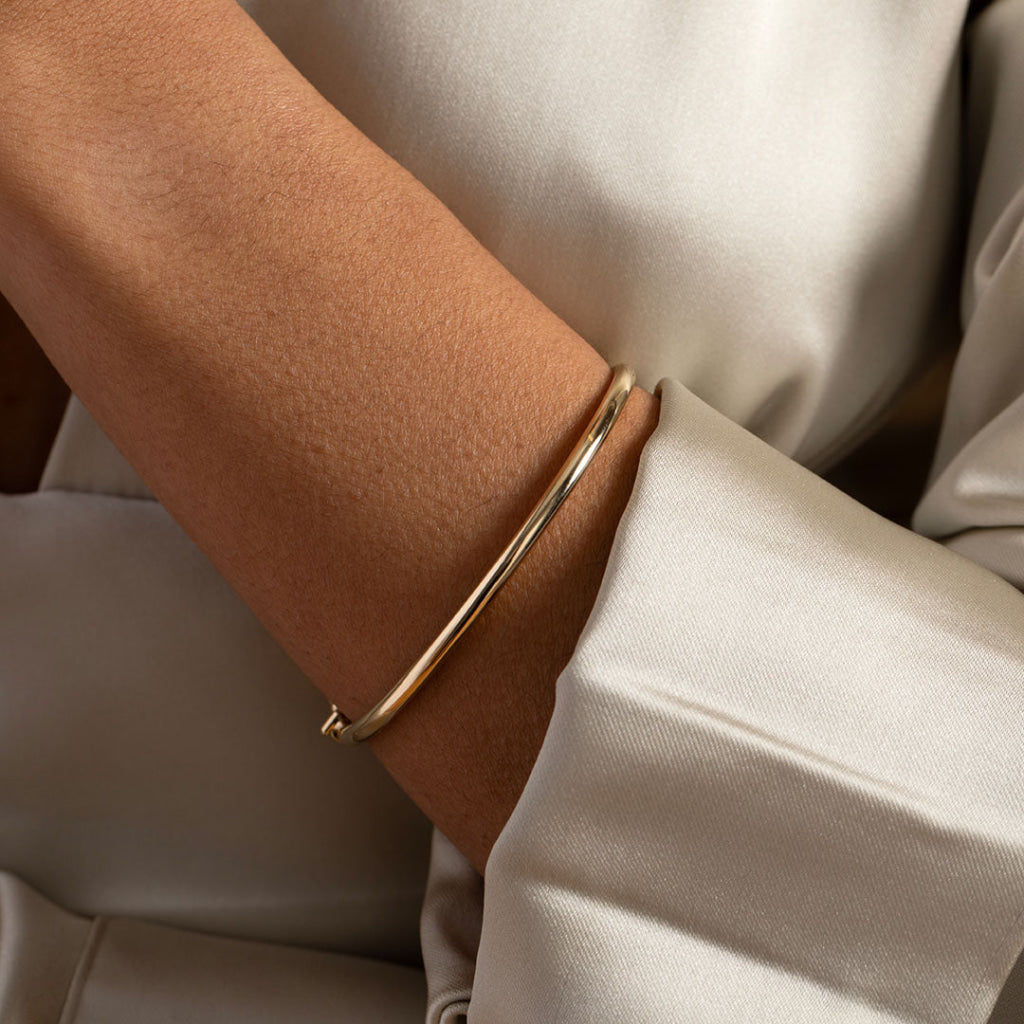 Reign Solid Bangle | 9ct Gold - Bracelet