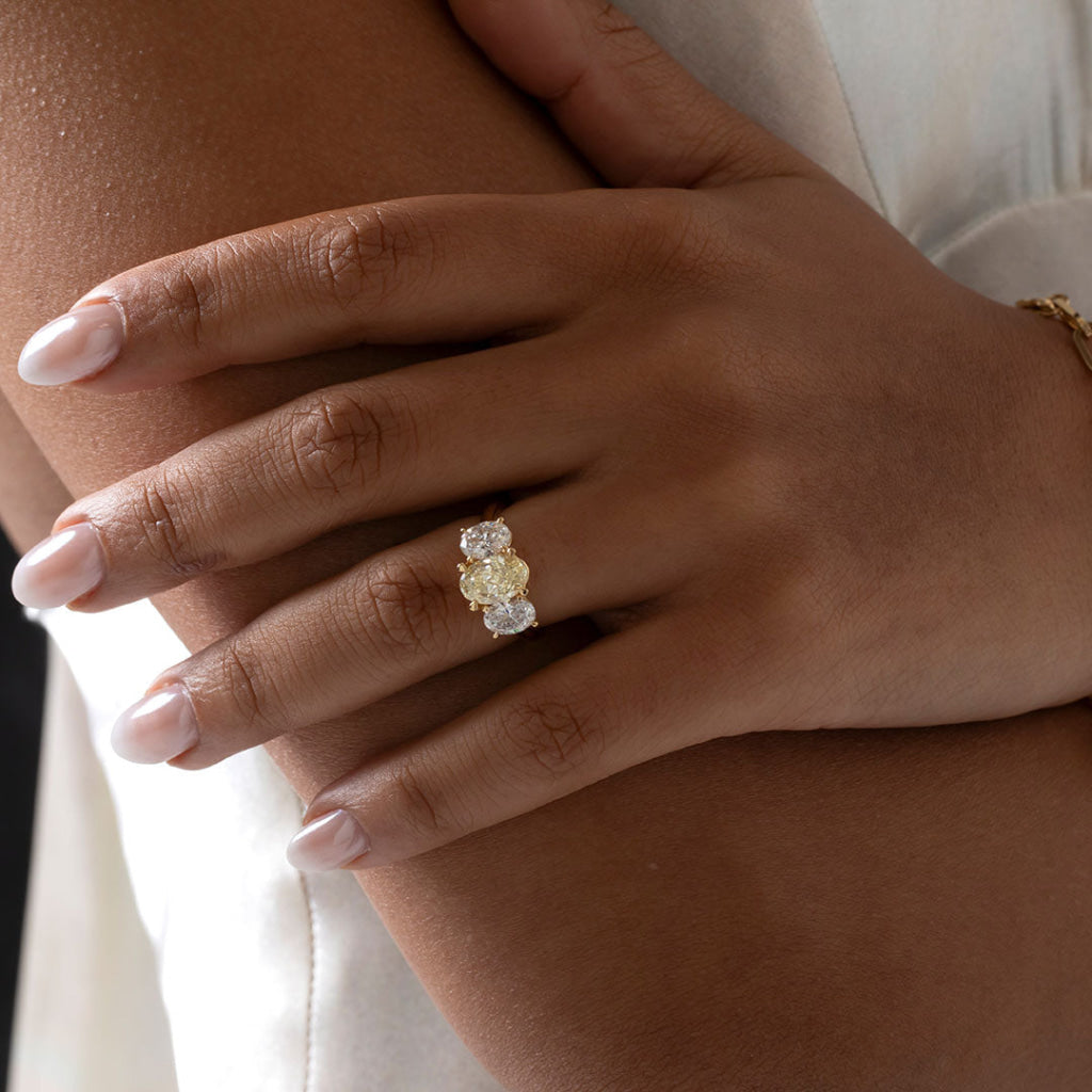 REYNA | Three Stone Yellow Lab Diamond Ring Set in 18ct Gold