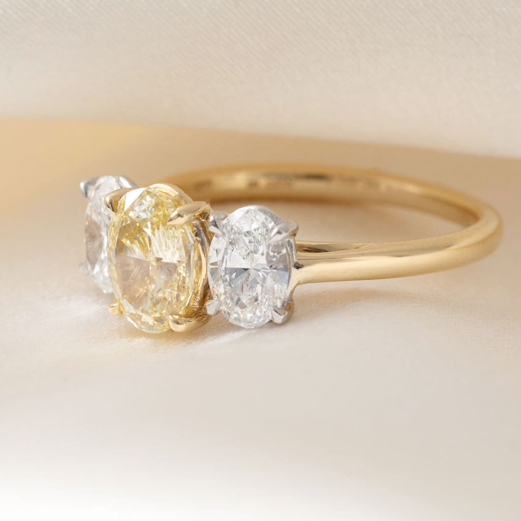 REYNA | Three Stone Yellow Lab Diamond Ring Set in 18ct