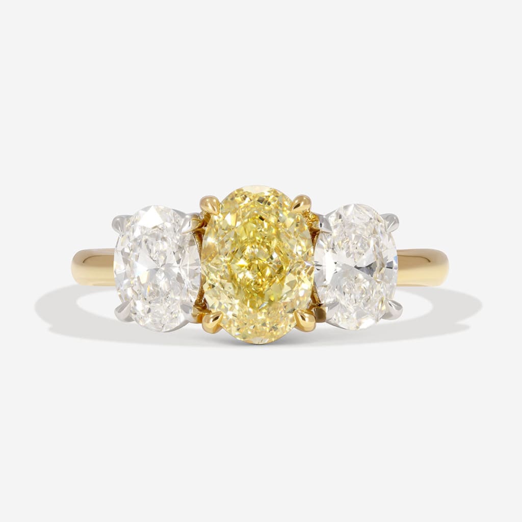 REYNA | Three Stone Yellow Lab Diamond Ring Set in 18ct