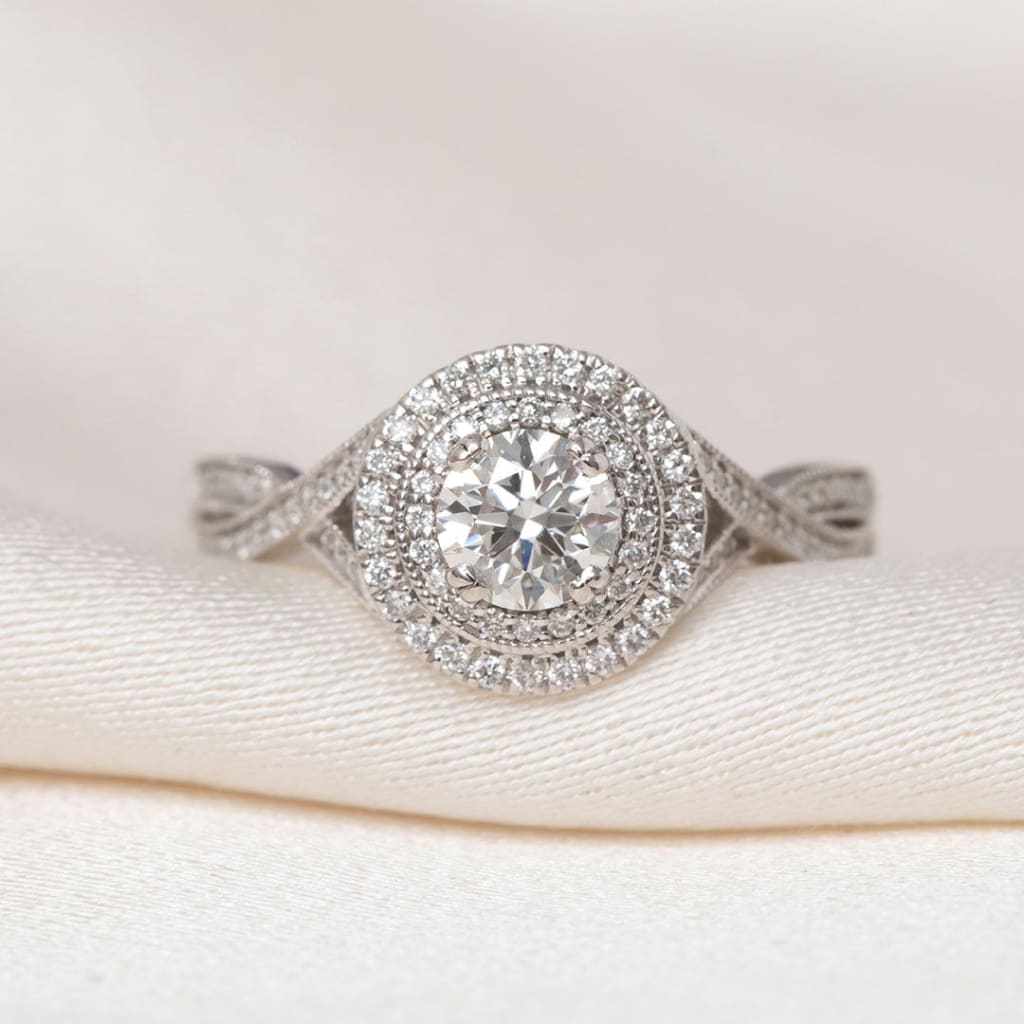 RIGEL 0.76ct | Round Halo Diamond Engagement Ring in 18ct