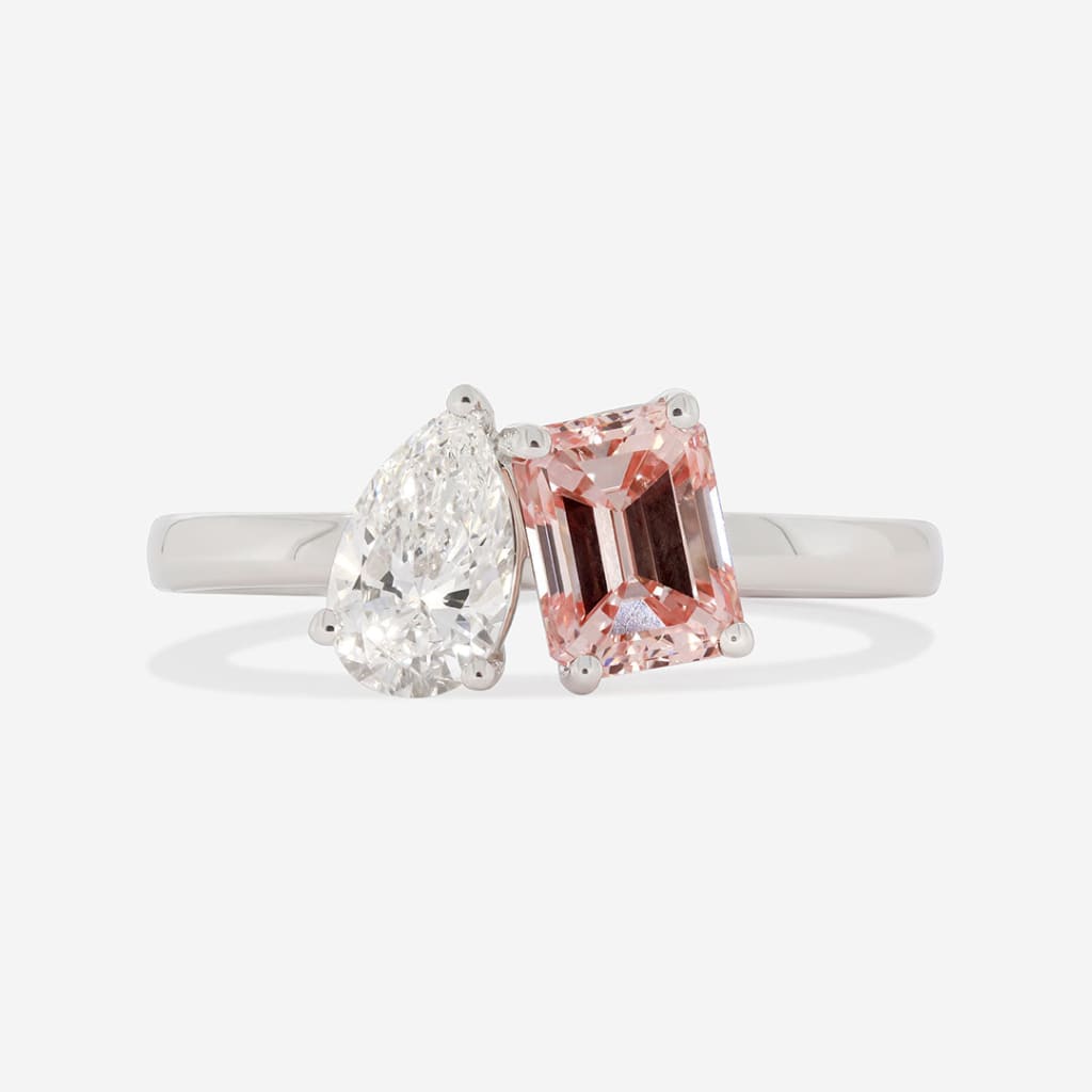 RIONA | Pear & Emerald Cut Toi Et Moi Lab Diamond