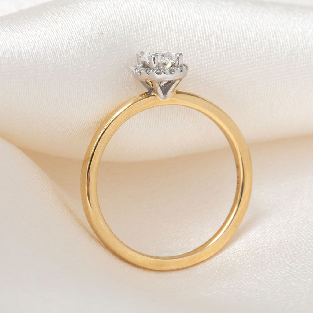 RIVA 0.45ct | Oval Halo Diamond Engagement Ring in 18ct
