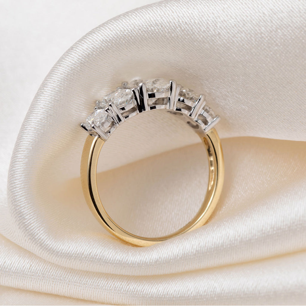 SARA 2.50ct | Oval Lab Grown Diamond Ring in 18ct Gold