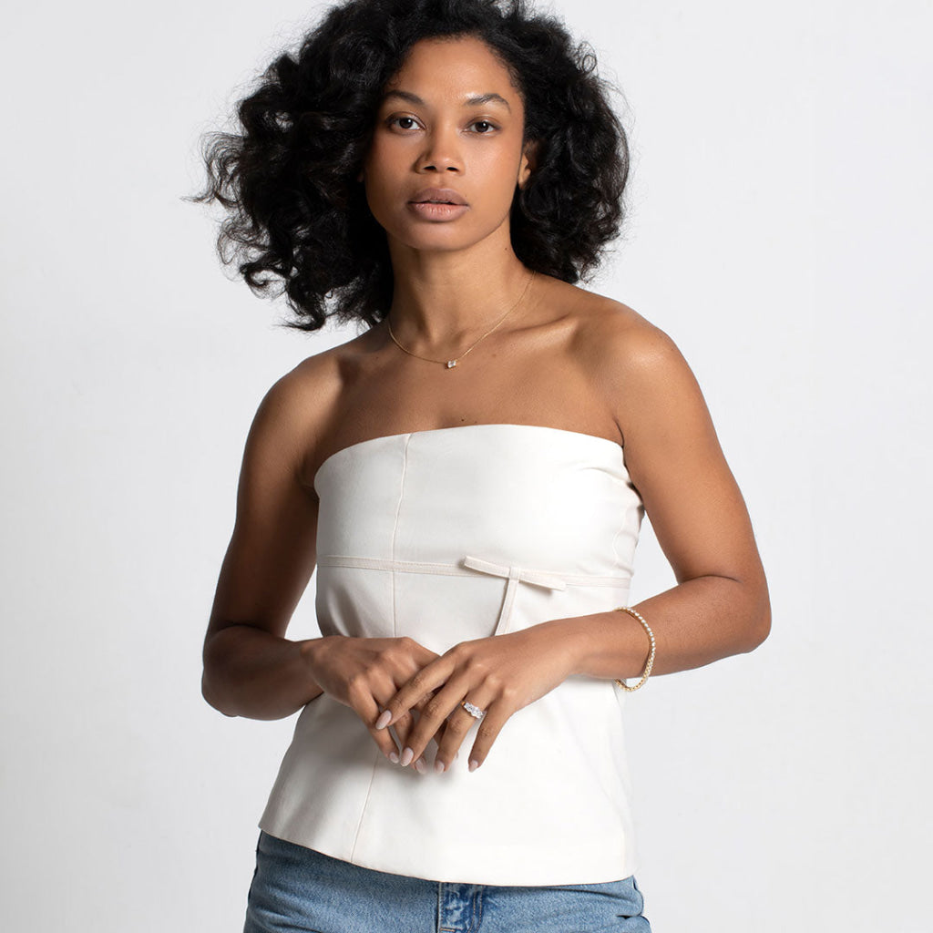 SARA 2.50ct | Oval Lab Grown Diamond Ring in 18ct Gold