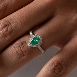 SASKIA | Emerald & Diamond Ring