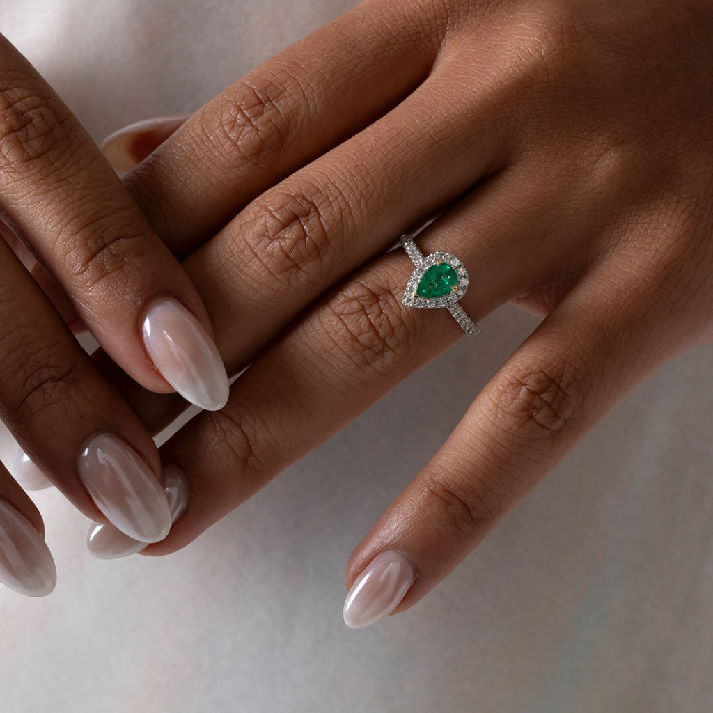 SASKIA | Emerald & Diamond Ring - Rings