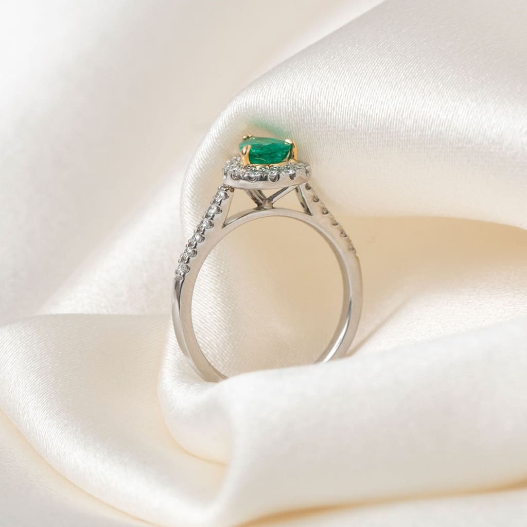 SASKIA | Emerald & Diamond Ring - Rings