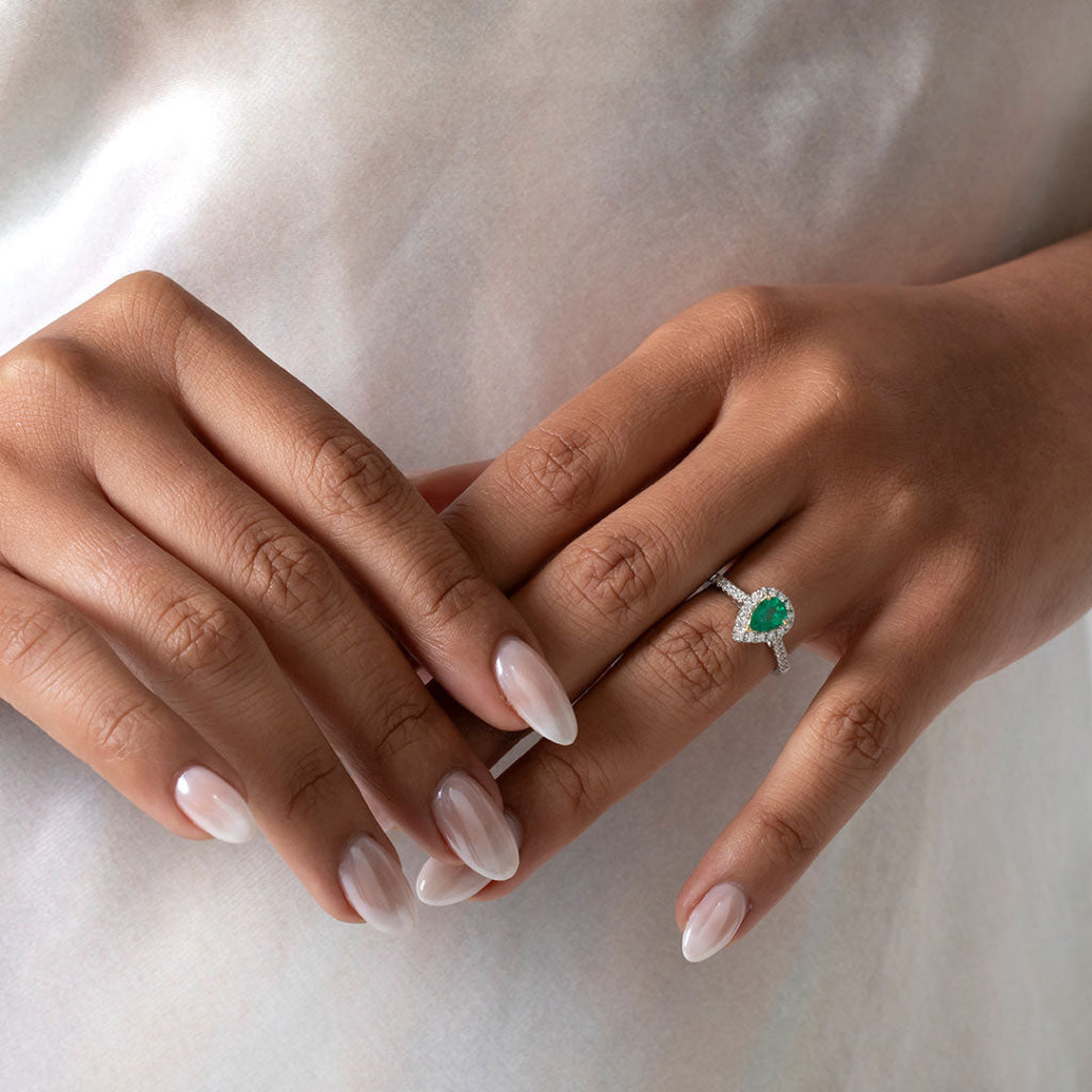 SASKIA | Emerald & Diamond Ring - Rings
