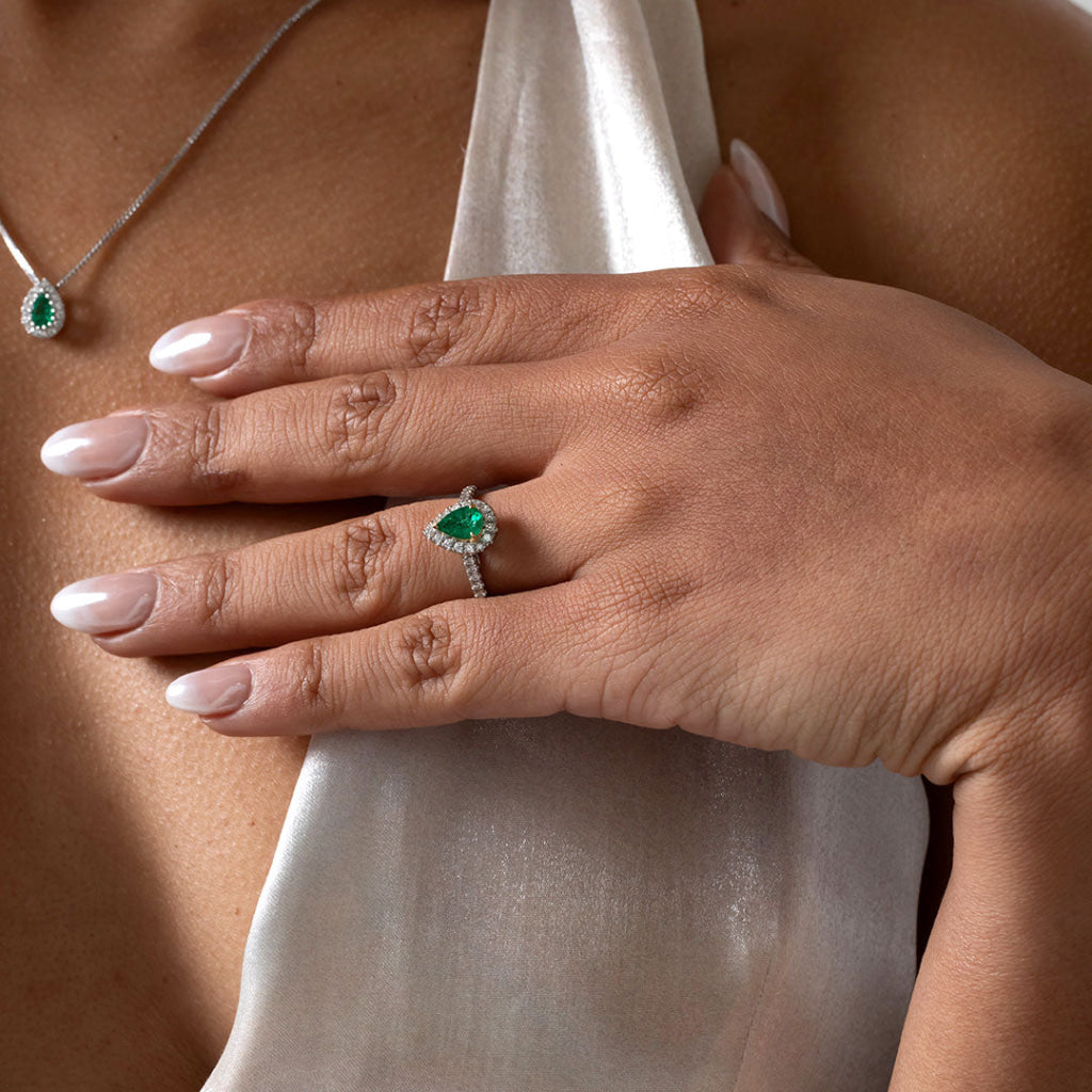 SASKIA | Emerald & Diamond Ring - Rings