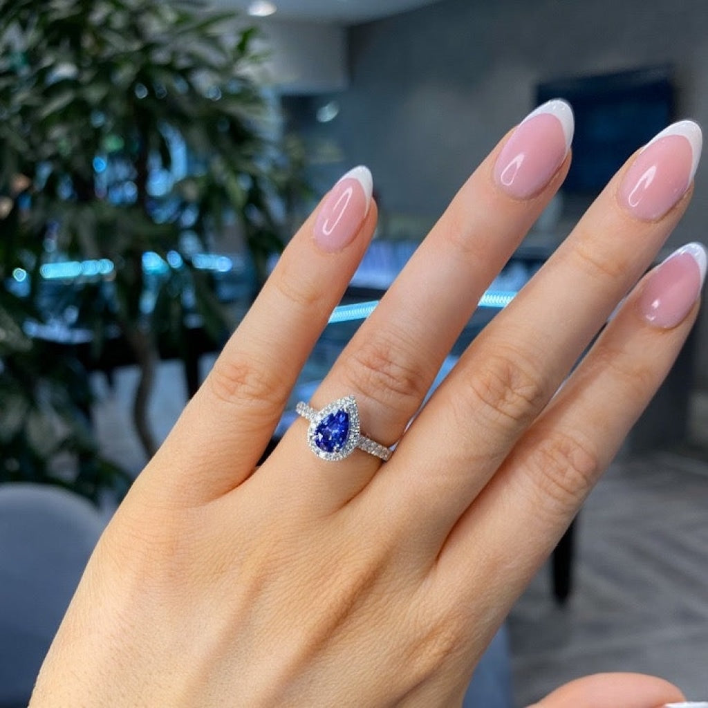 SASKIA | Sapphire & Diamond Ring - Rings