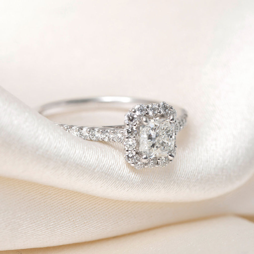SIBEAL 1.12ct | Radiant Halo Diamond Engagement Ring