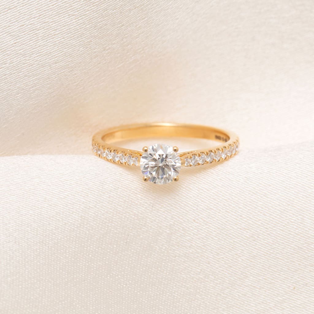 SIENNA 0.75ct | Round Solitaire Lab Diamond Set in 18ct Gold