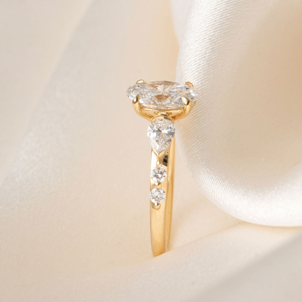 SOPHIE | Oval Lab Grown Diamond Engagement Ring in 18ct