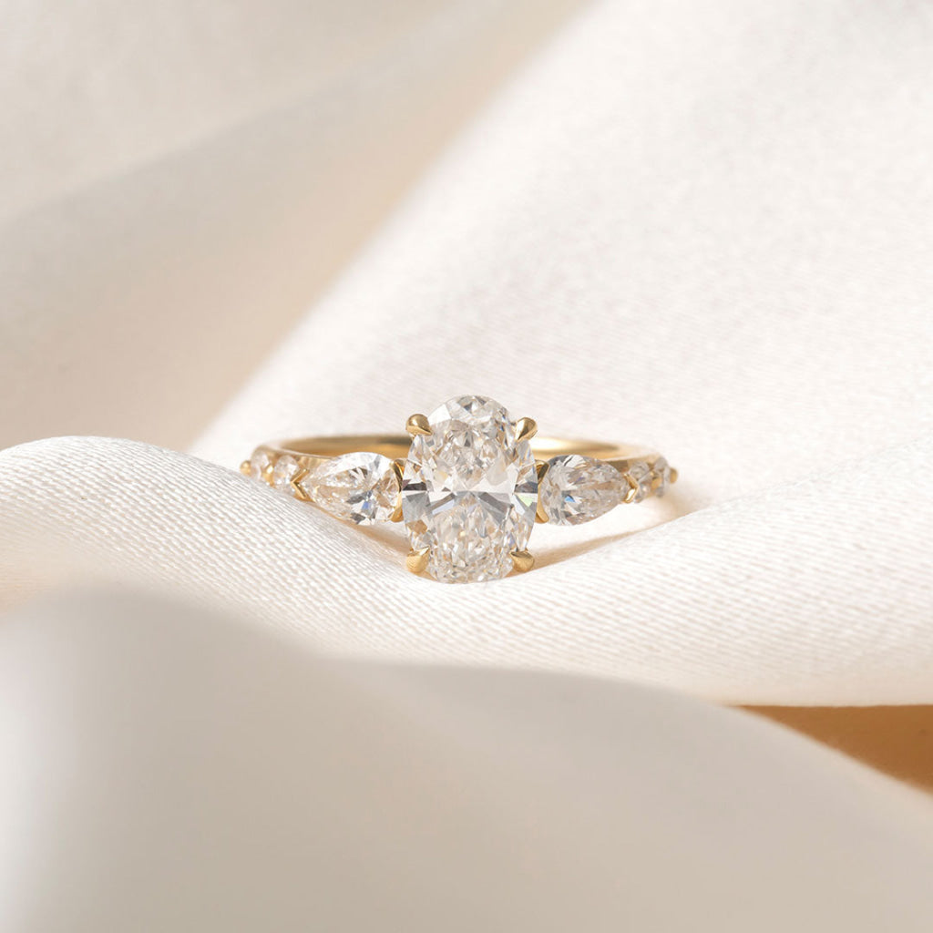 SOPHIE | Oval Lab Grown Diamond Engagement Ring in 18ct