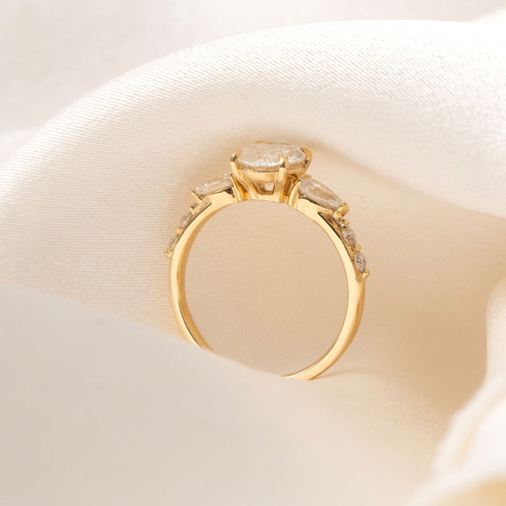 SOPHIE | Oval Lab Grown Diamond Engagement Ring in 18ct
