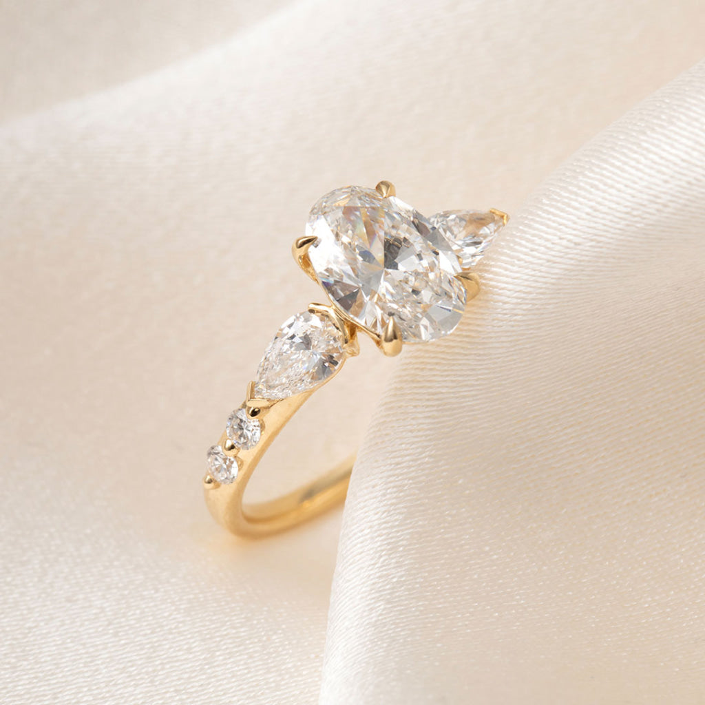 SOPHIE | Oval Lab Grown Diamond Engagement Ring in 18ct