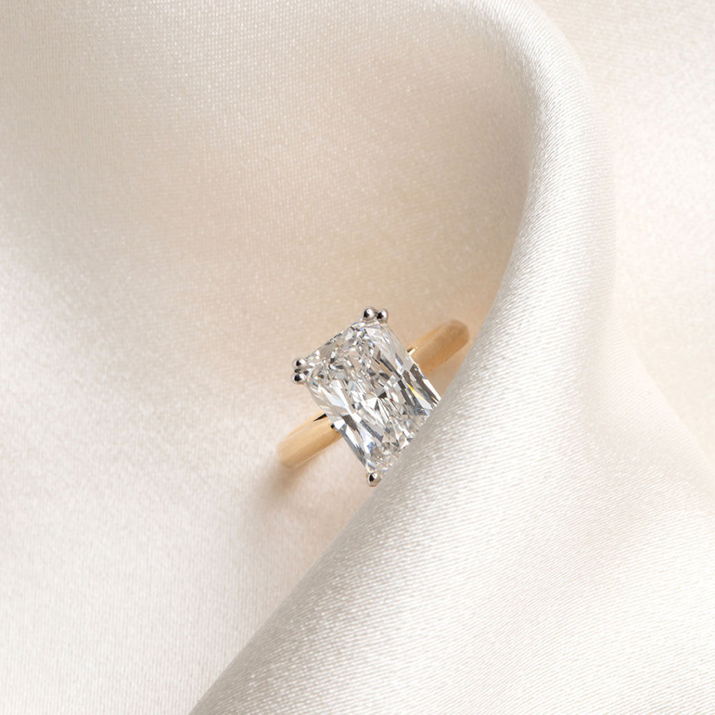 SORRENTO | Radiant Cut Solitaire Lab Diamond Set in 18ct