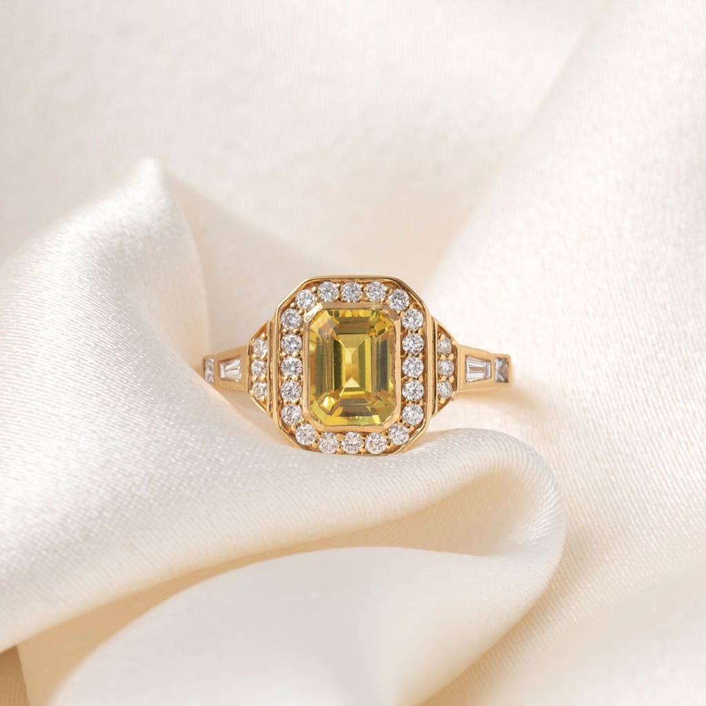 TEMPLE | Yellow Sapphire Diamond Ring Set in 18ct Gold