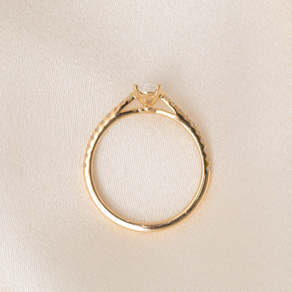 THALIA | Pear Cut Solitaire Lab Diamond Set in 18ct Gold