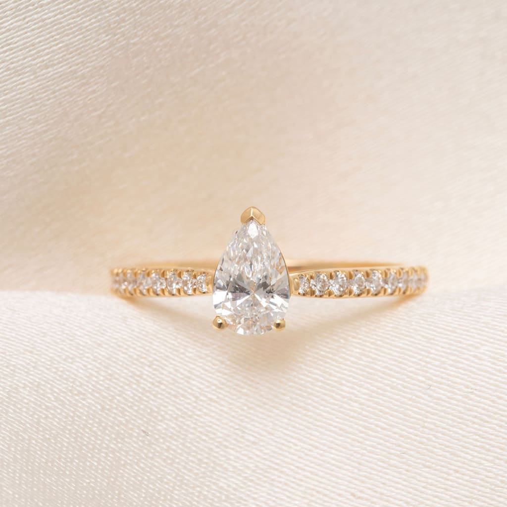 THALIA | Pear Cut Solitaire Lab Diamond Set in 18ct Gold