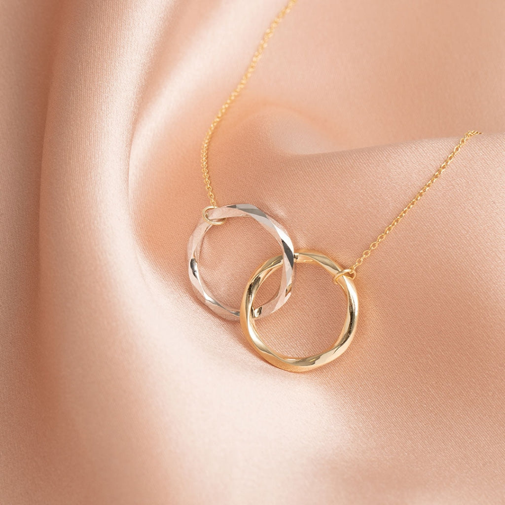 Interlocking Circles gold necklace