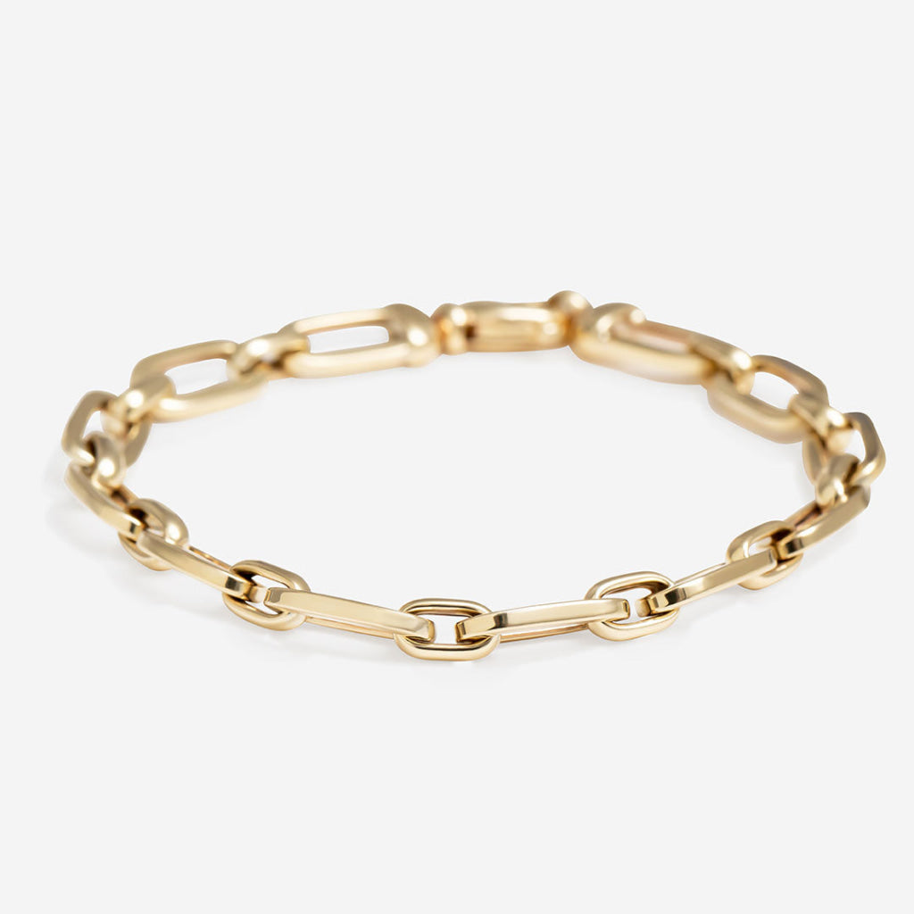 side view of yellow gold bracelet