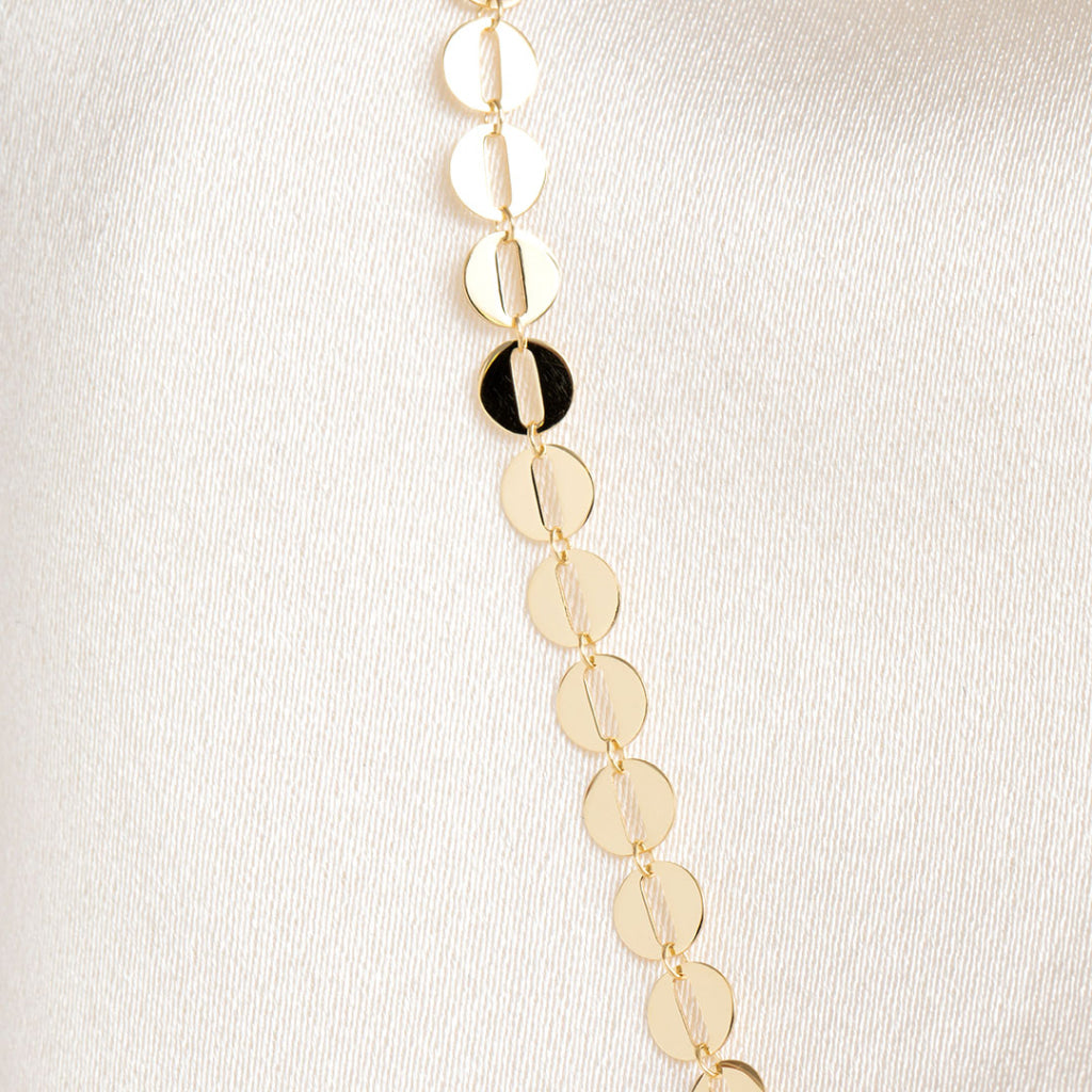 side view of yellow gold link chain