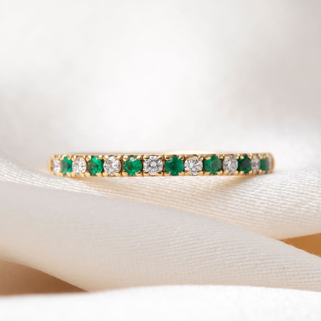 UTOPIA - Emerald | Wedding & Eternity Ring in 18ct Gold