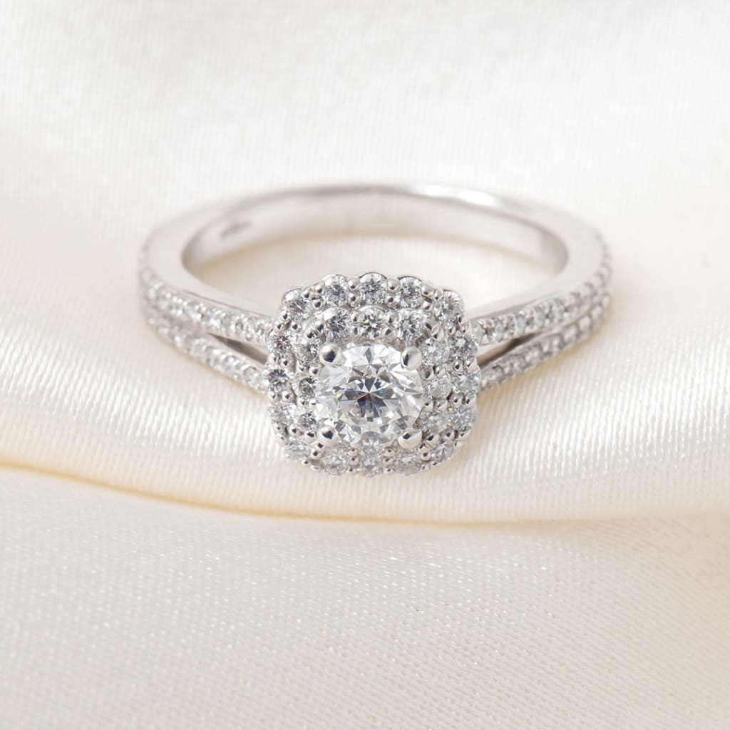 VALERIE 0.88ct | Cushion Halo Diamond Engagement Ring
