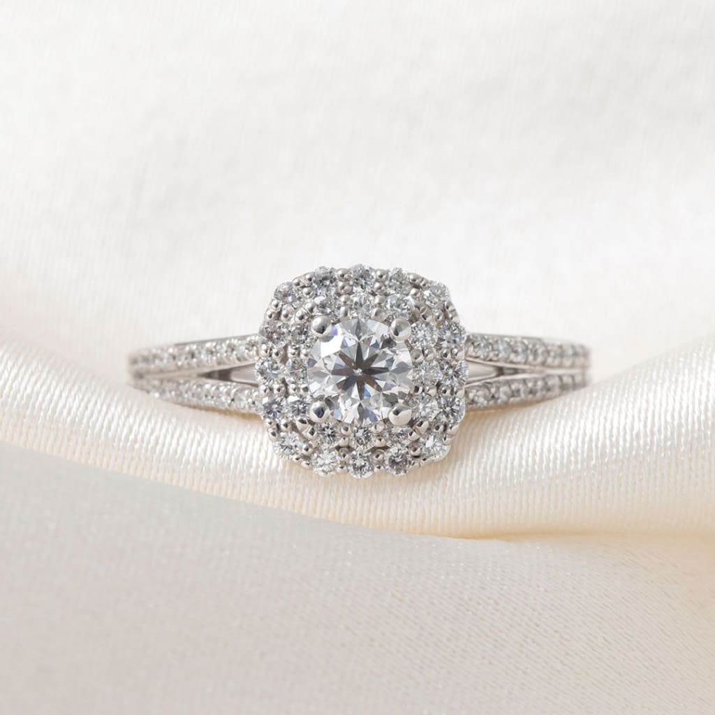 VALERIE 0.88ct | Cushion Halo Diamond Engagement Ring