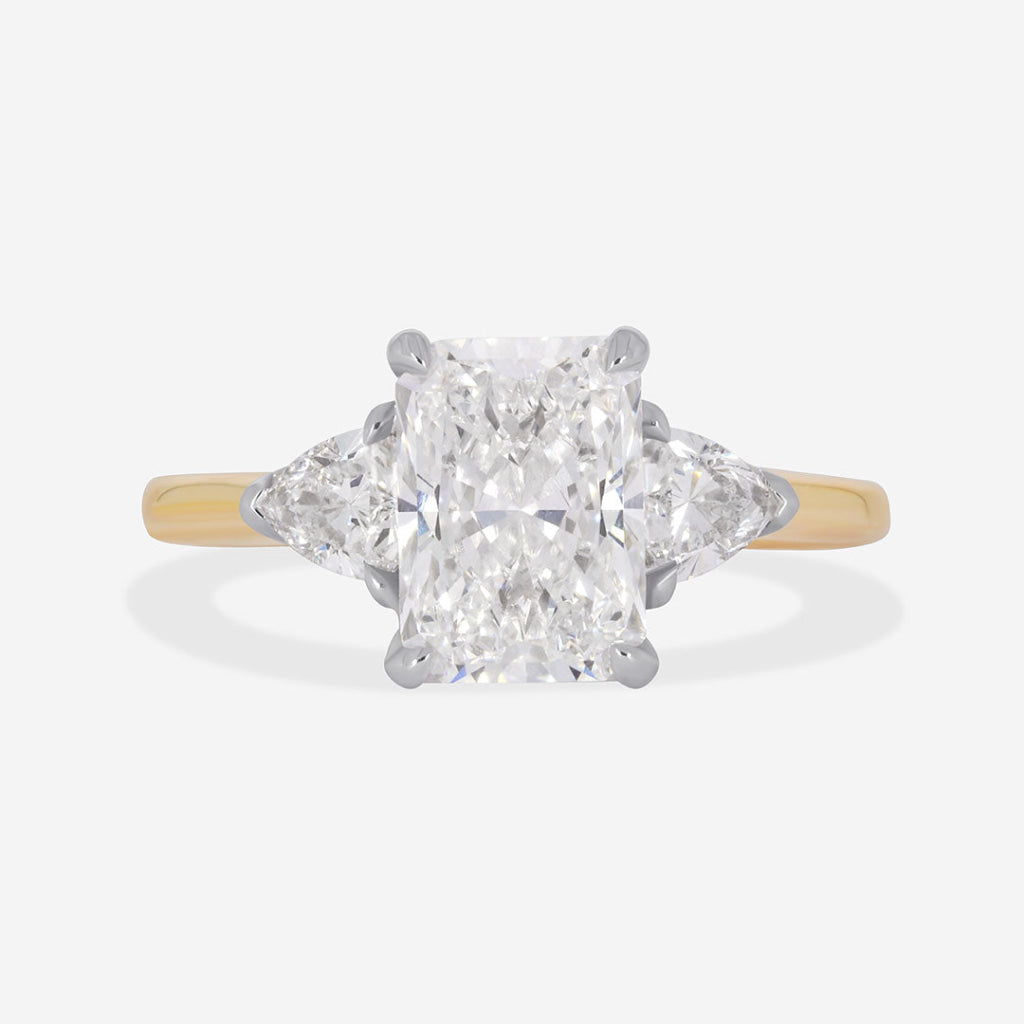 VENTURA | Radiant 3-Stone Lab Diamond Set in 18ct Gold