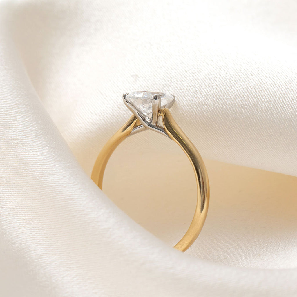 ZARA 1ct | Pear Solitaire Diamond Engagement Ring in 18ct