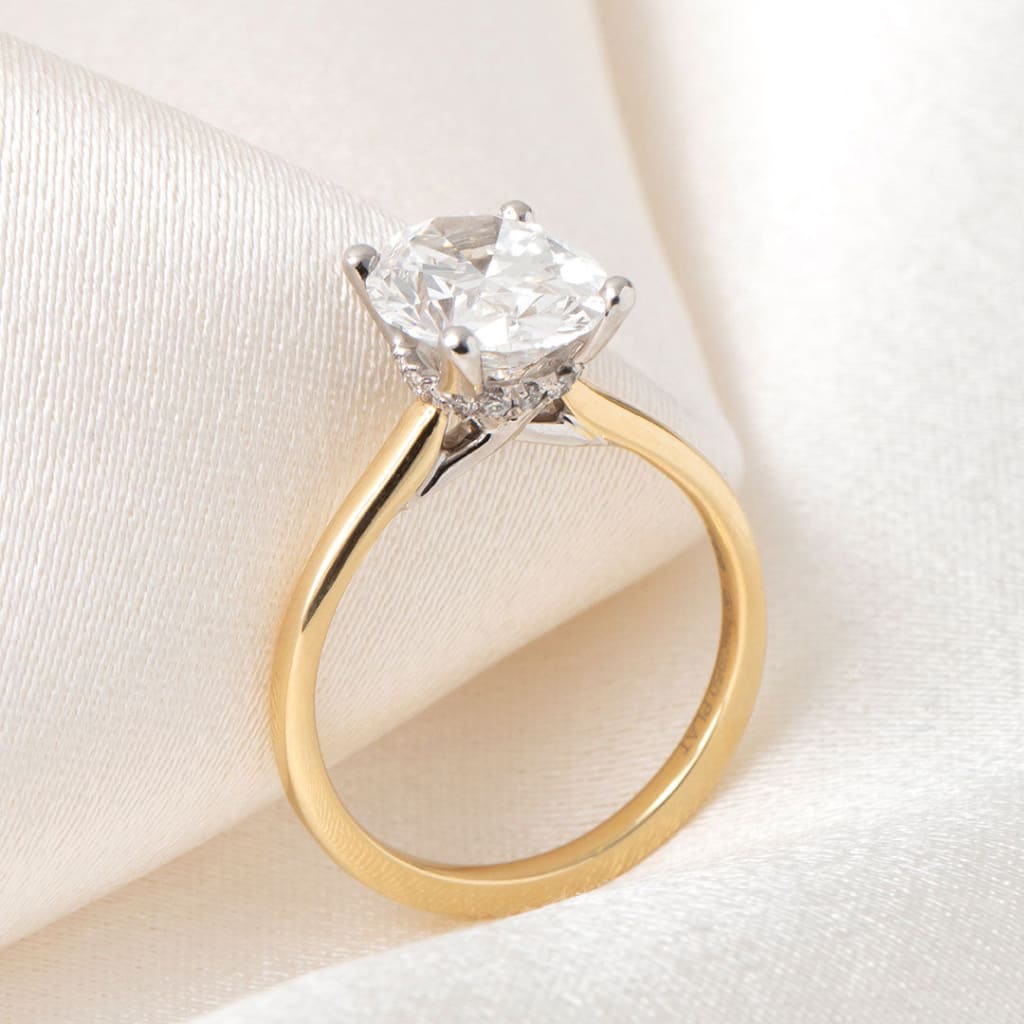 ZARIYAH 2.50ct | Oval Solitaire Lab Grown Diamond